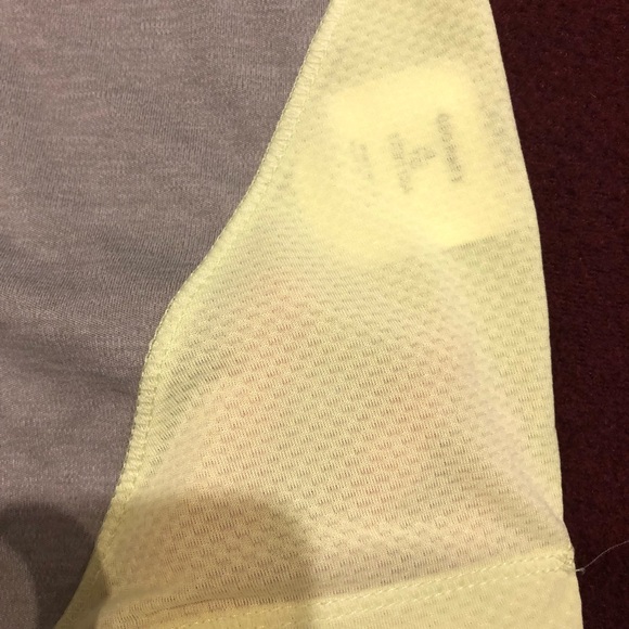 Grey and yellow old navy active tank - Picture 5 of 5